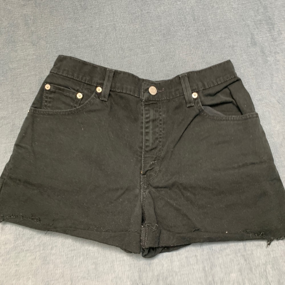 Y2K Levi's Classic Fit Jeans Shorts Womens 8 Black Denim Cotton Stretch